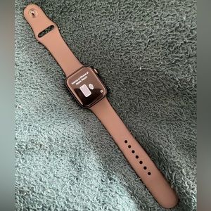 Series 5 44MM (no cellular) Apple Watch with charcoal sport band